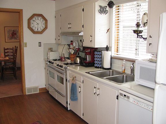 5th image of 328 N Barnett St