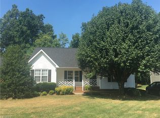 2984 Butterwood Dr, Jamestown, NC 27282