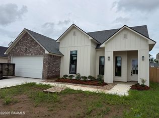 107 Fountain Meadow Dr, Broussard, LA 70518