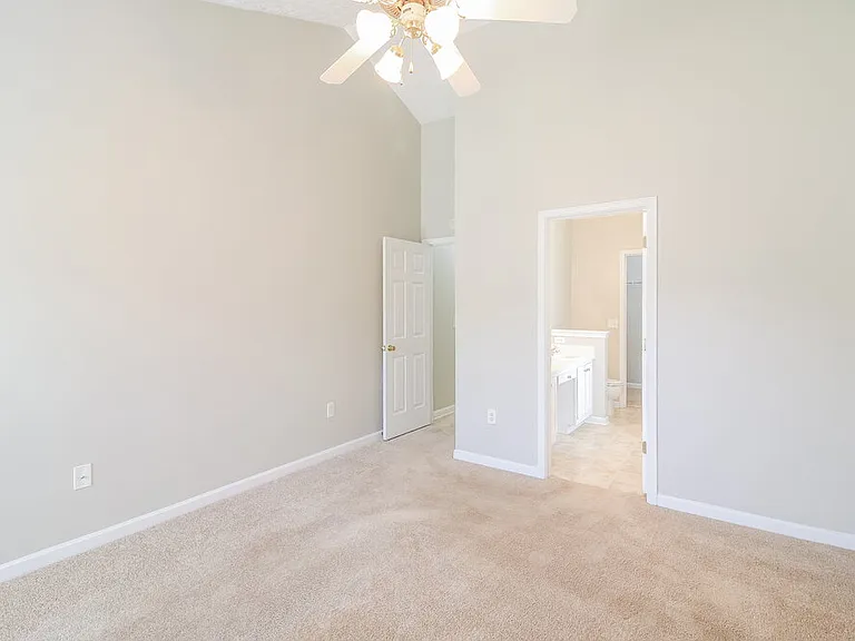 180 Lake Cove Approach — Photo 11