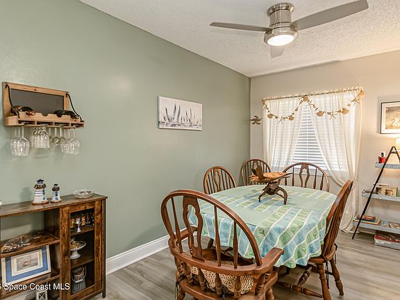 4th image of 120 Summer Pl APT 1