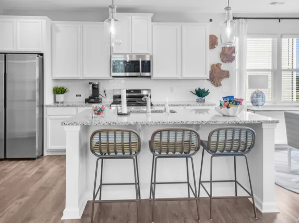 906 Woodcreek Farms Rd, Elgin, SC 29045