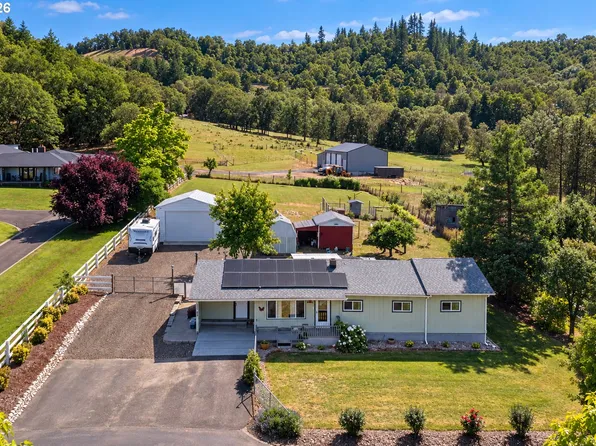 695 Glengary Loop Rd, Roseburg, OR 97470