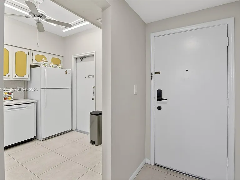 1817 S Ocean Dr #Penthouse 19 — Photo 11