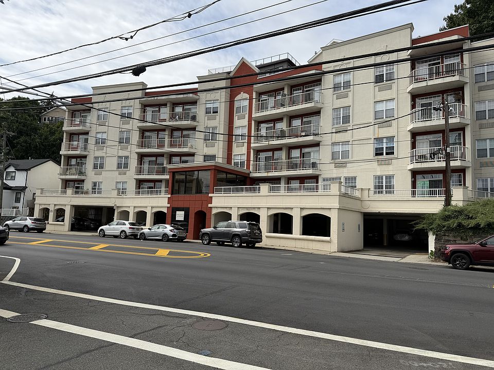 1st image of 1100 River Rd APT 202