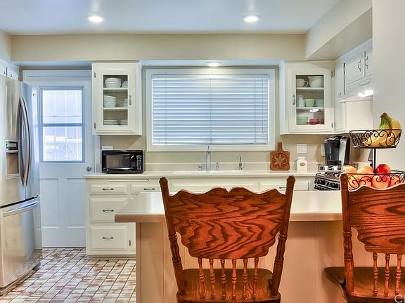 5th image of 2818 Pineland Ave