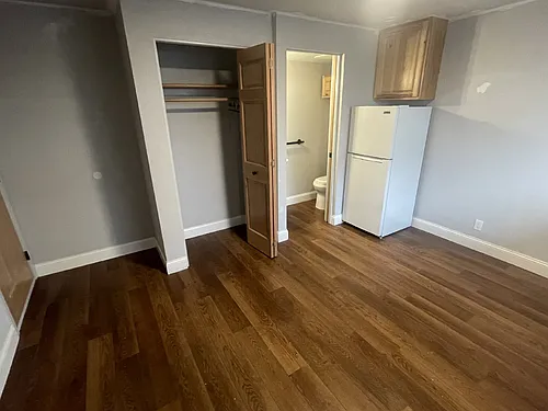 474 E 14th Aly Photo 1