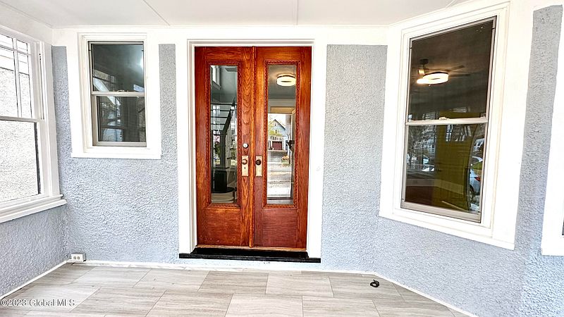 3rd image of 80 Grove Avenue