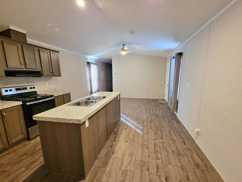 222 Gateway Blvd #14