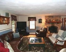 2nd image of 49 Wood St