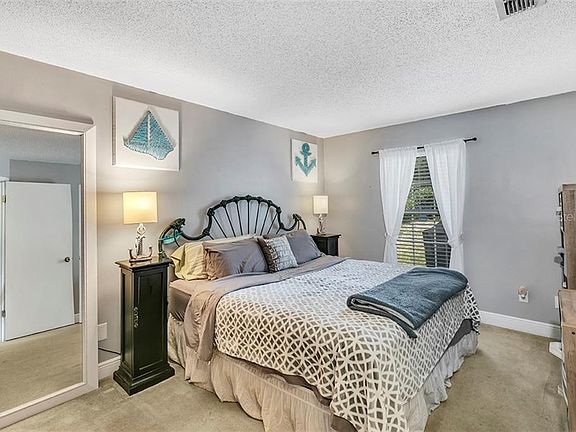 4th image of 2856 Foxdale Dr
