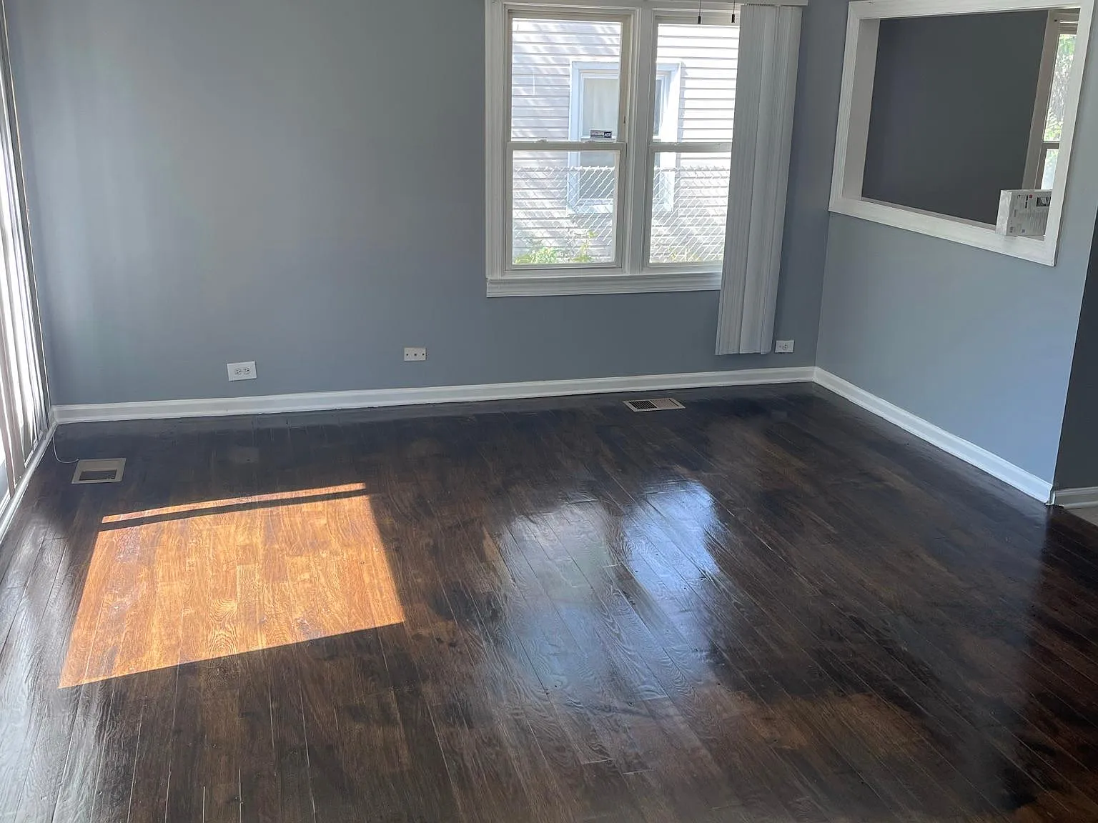 1619 Oakton St — Photo 2