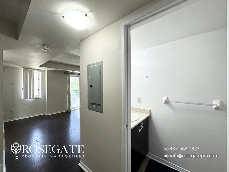 60 Fairwood Cir #130 — Photo 8