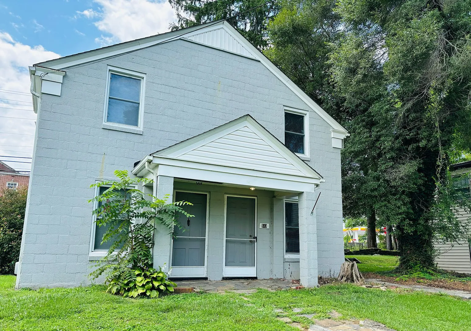 2 Bedroom 1 Bath Duplex — Photo 4