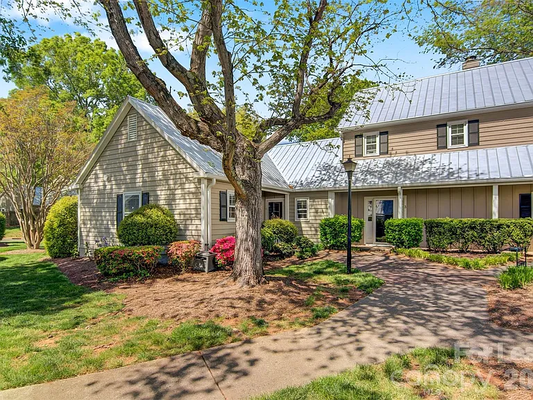 3700 Selwyn Farms Ln #4 — Photo 3