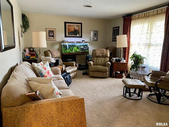 3rd image of 108 Lakeshore Dr