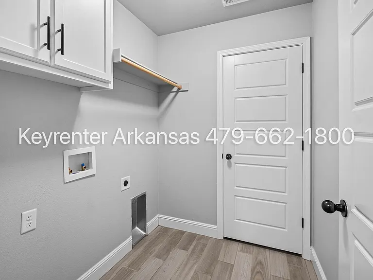 761 Melrose Pl — Photo 24