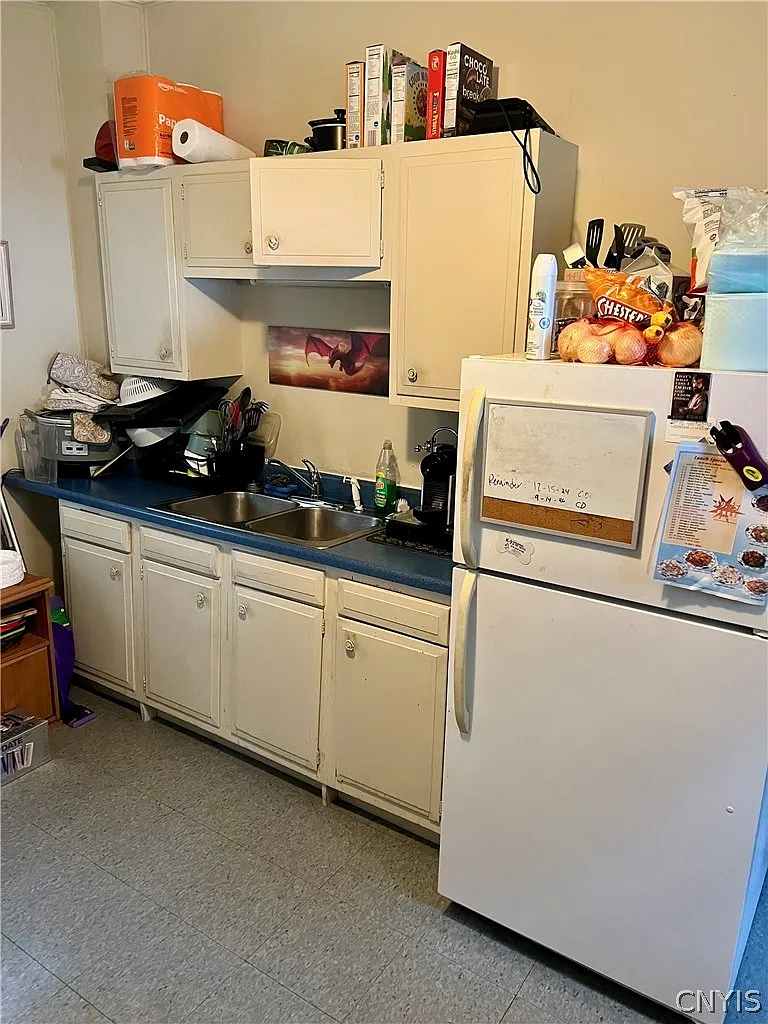 1 bed, 1.0 bath, 2398 sqft, $975 — Photo 2