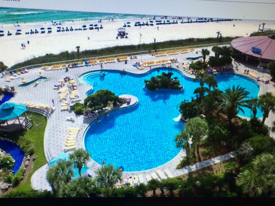 Lagoon pool at beach 
