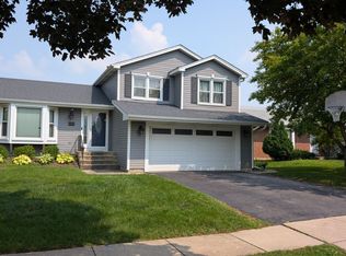 721 Cutter Ln, Elk Grove Village, IL 60007