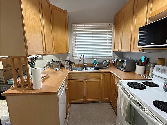 3rd image of UNIT 49-331 Pendygrasse ROAD