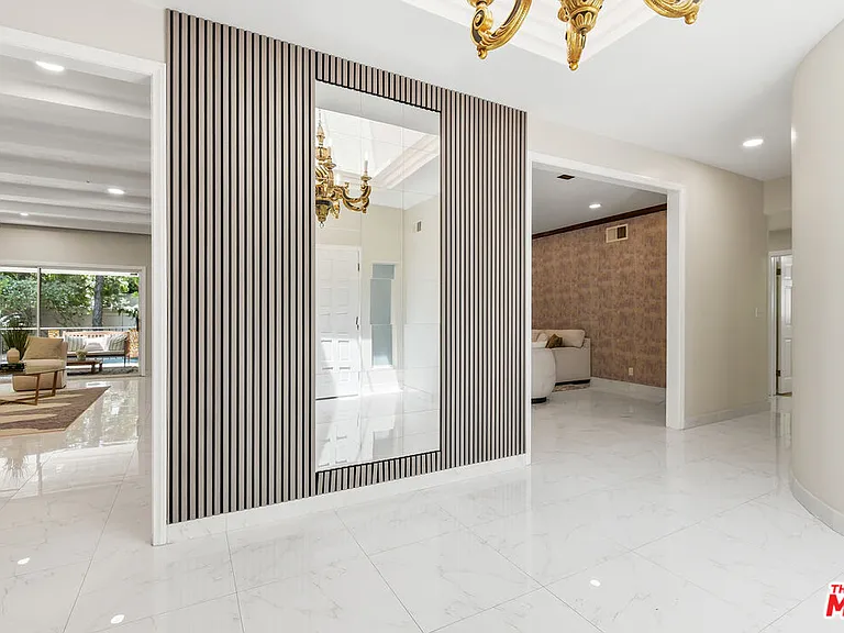 11410 Canton Dr — Photo 2