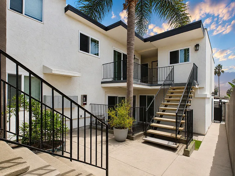 1043 Law St — Photo 1