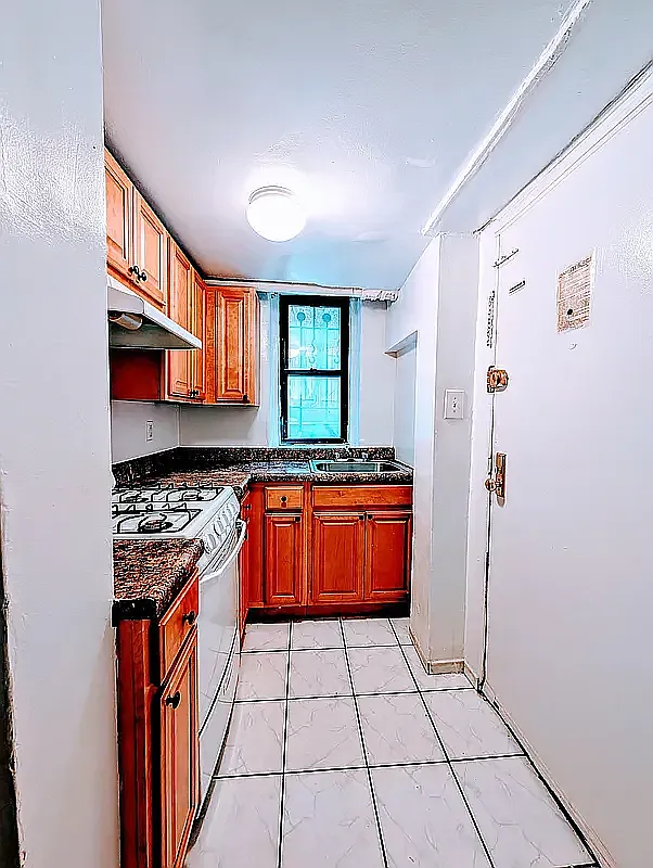 410 Clinton Avenue — Photo 4