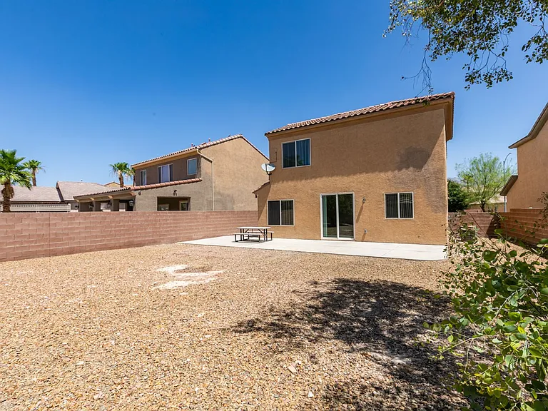2925 Dowitcher Ave — Photo 37