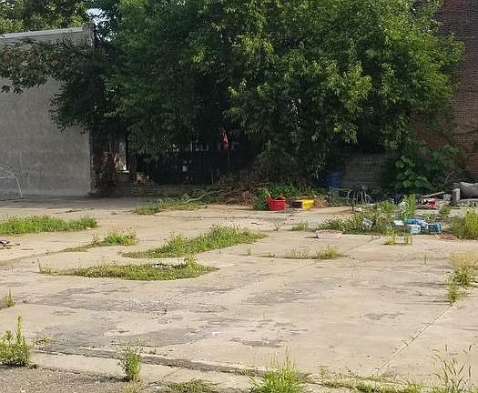 4th image of 1419 W Bristol St