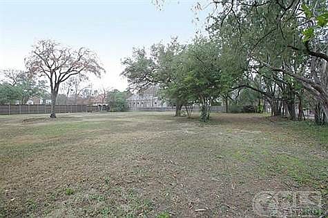 2nd image of 6026 Mimosa Ln