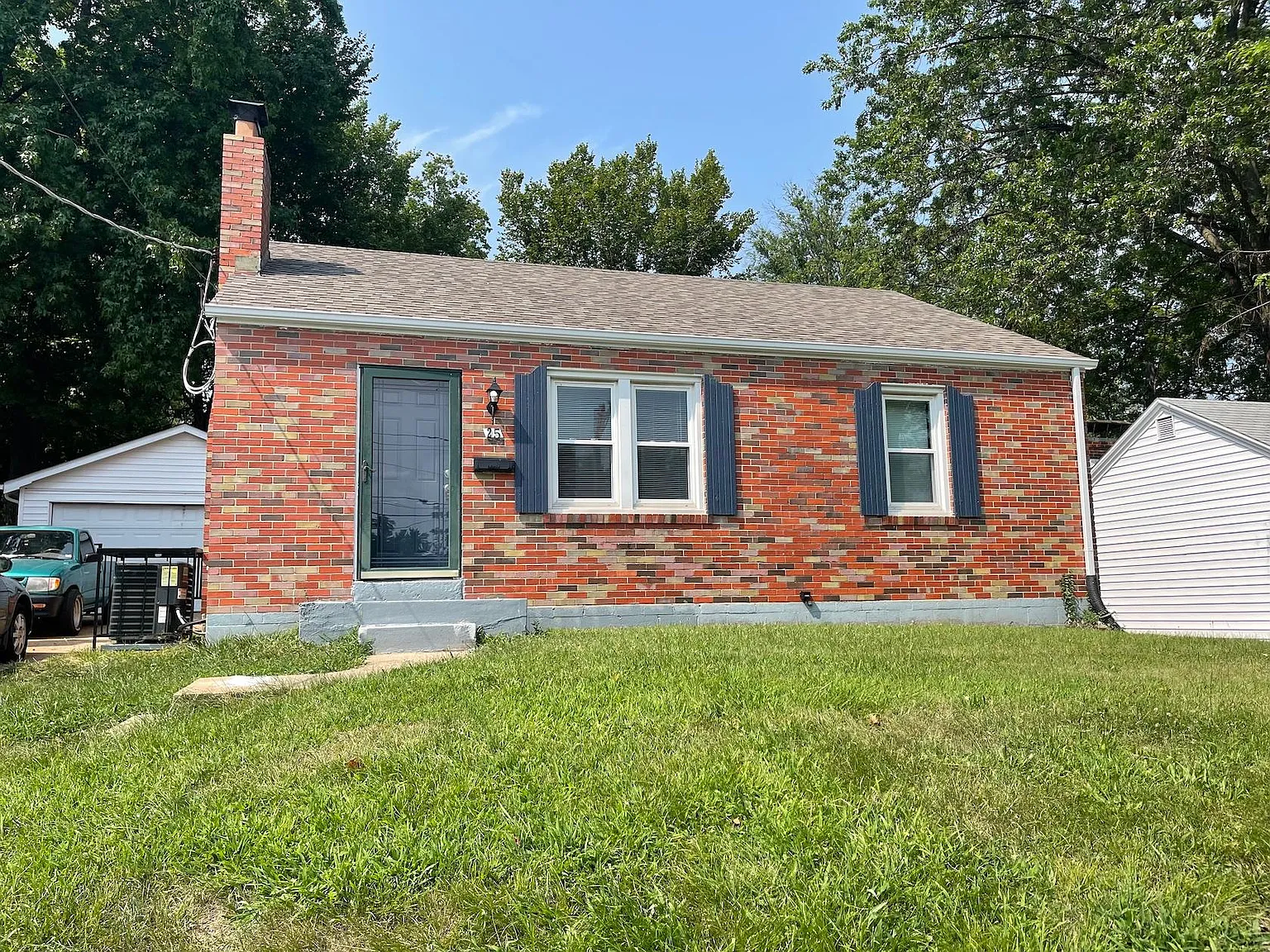 25 Robert Ave photo 1