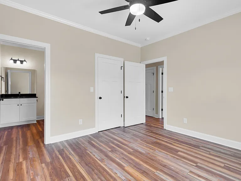 136 Macdonald Blvd — Photo 24