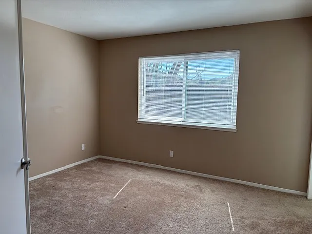538 W Fargo St — Photo 8
