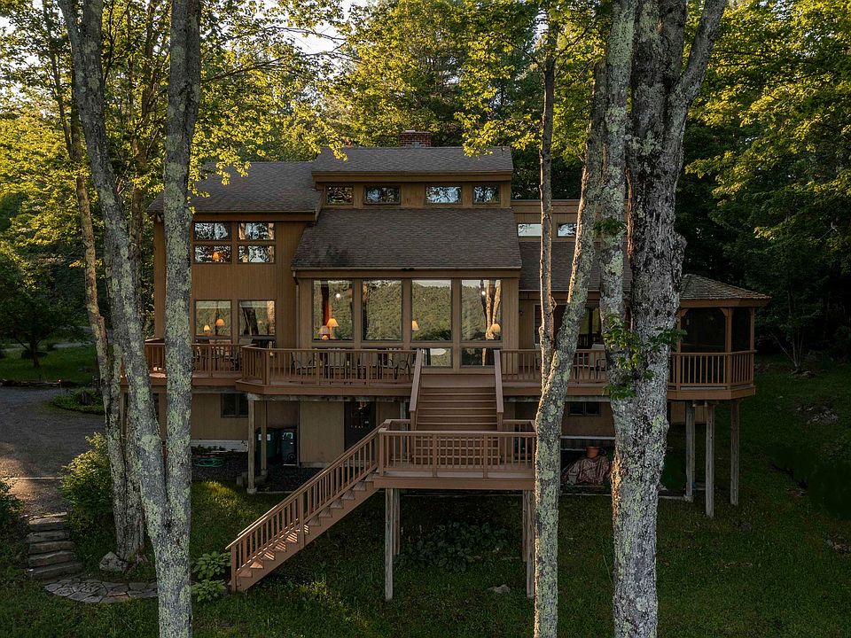1st image of 589 Fairbanks Turn