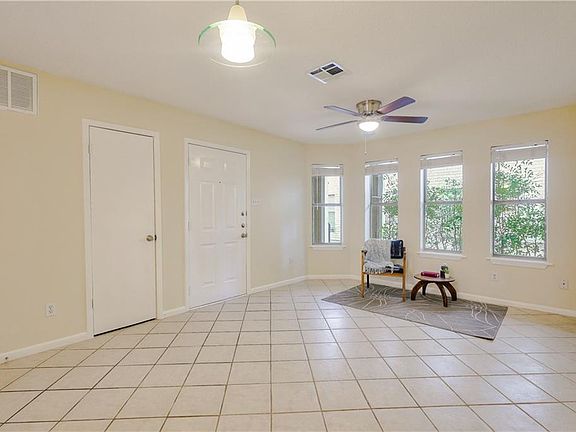 5th image of 2104 Cullen Ave APT 116