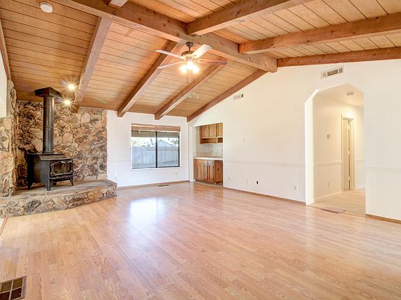 3rd image of 1744 Burgundy Dr