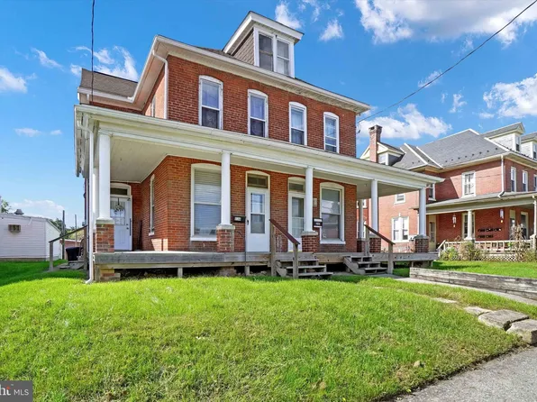 136 N Market St, Elizabethtown, PA 17022