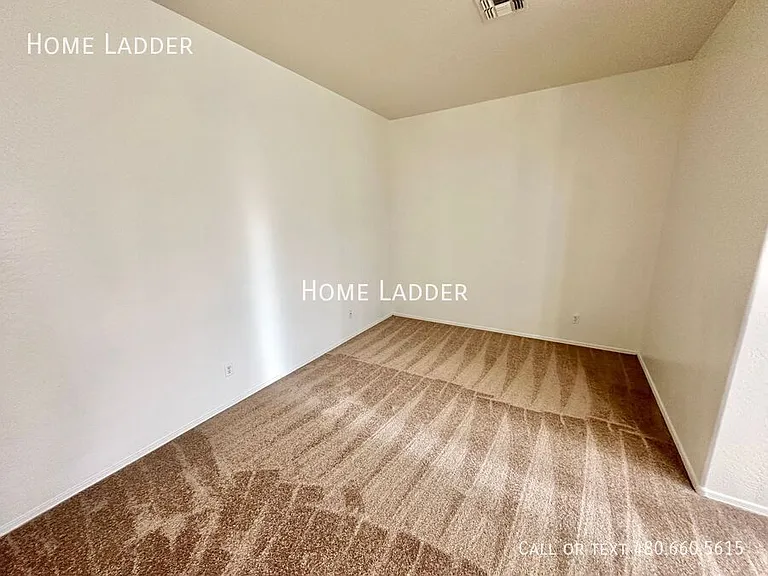 6822 S 55th Ln — Photo 14