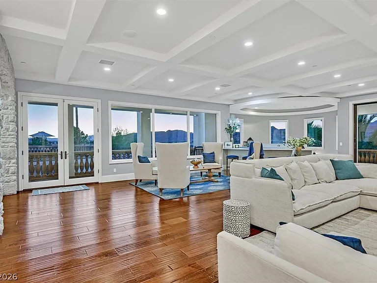 8 Rue Mediterra Dr — Photo 14