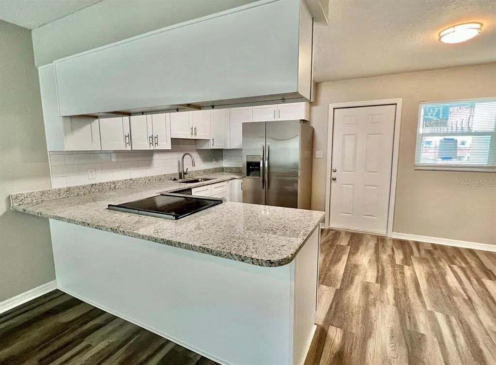 2 bed, 1.0 bath, 845 sqft, $2,000 — Photo 4