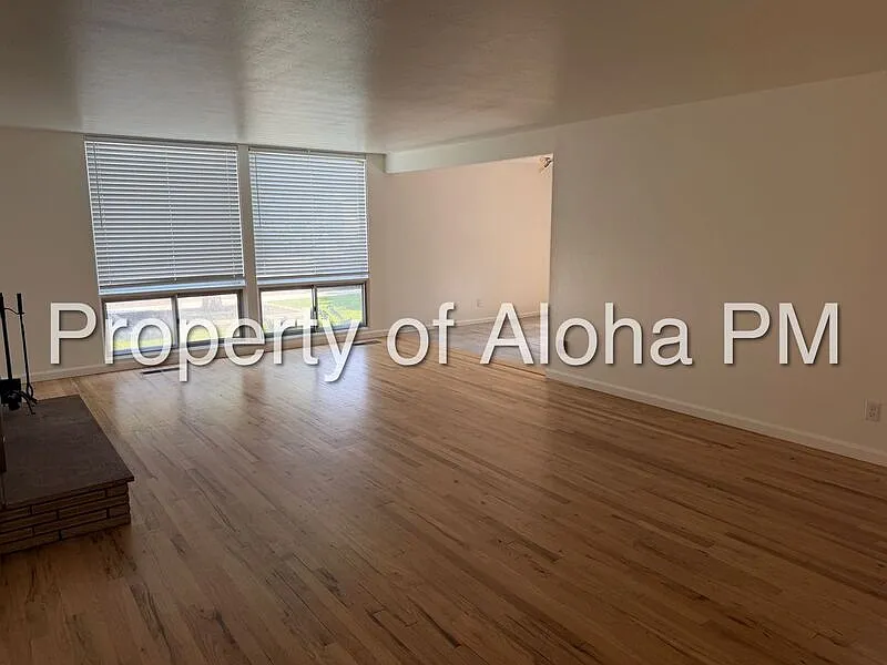 4 bed, 2.0 bath, 2100 sqft, $2,546 — Photo 2