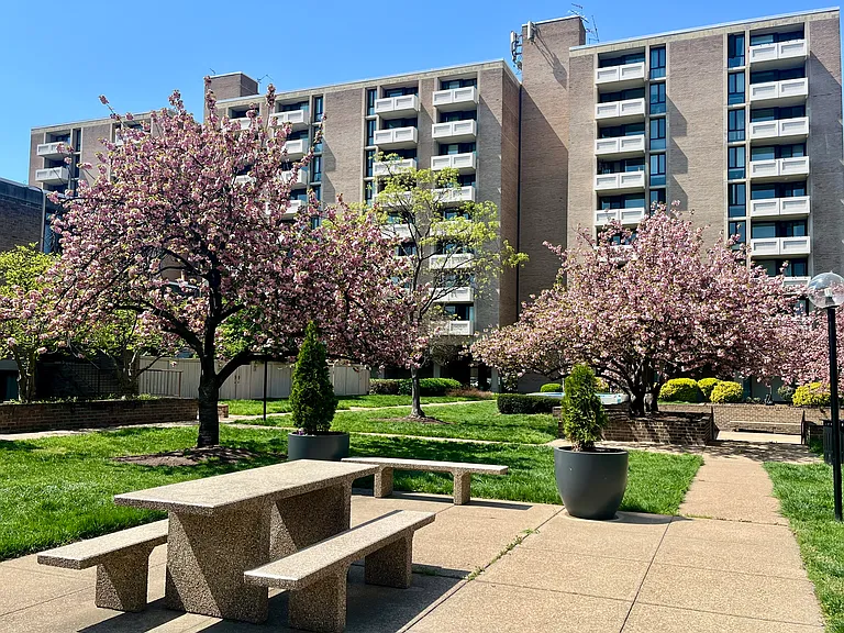 240 M St SW #E709 — Photo 16