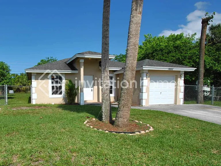 1660 E Breezy Ln — Photo 1