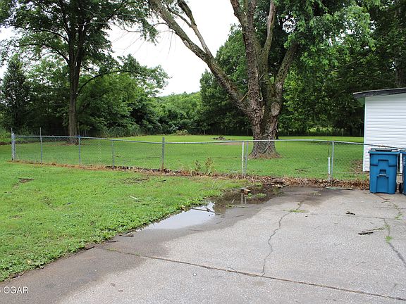 4th image of 5685 Riverside Dr