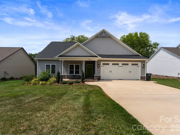 4944 Southview Dr, Hickory, NC 28602