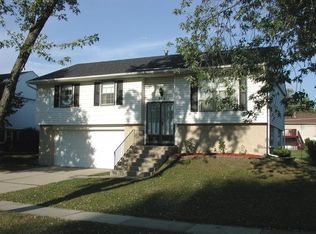 309 S Park Blvd, Streamwood, IL 60107