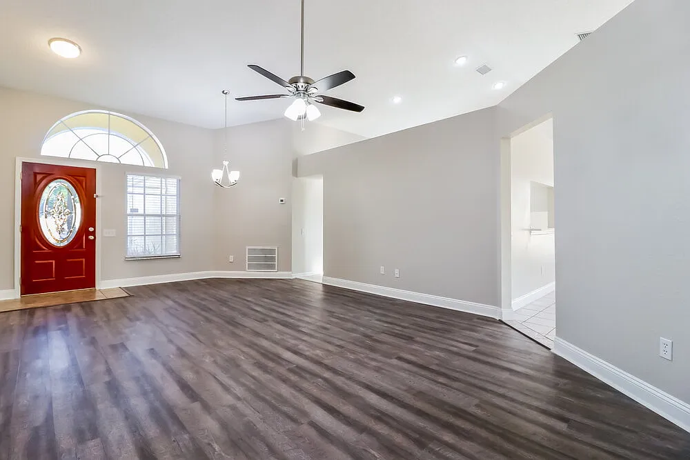 3 bed, 2.0 bath, 1784 sqft, $2,145 — Photo 3