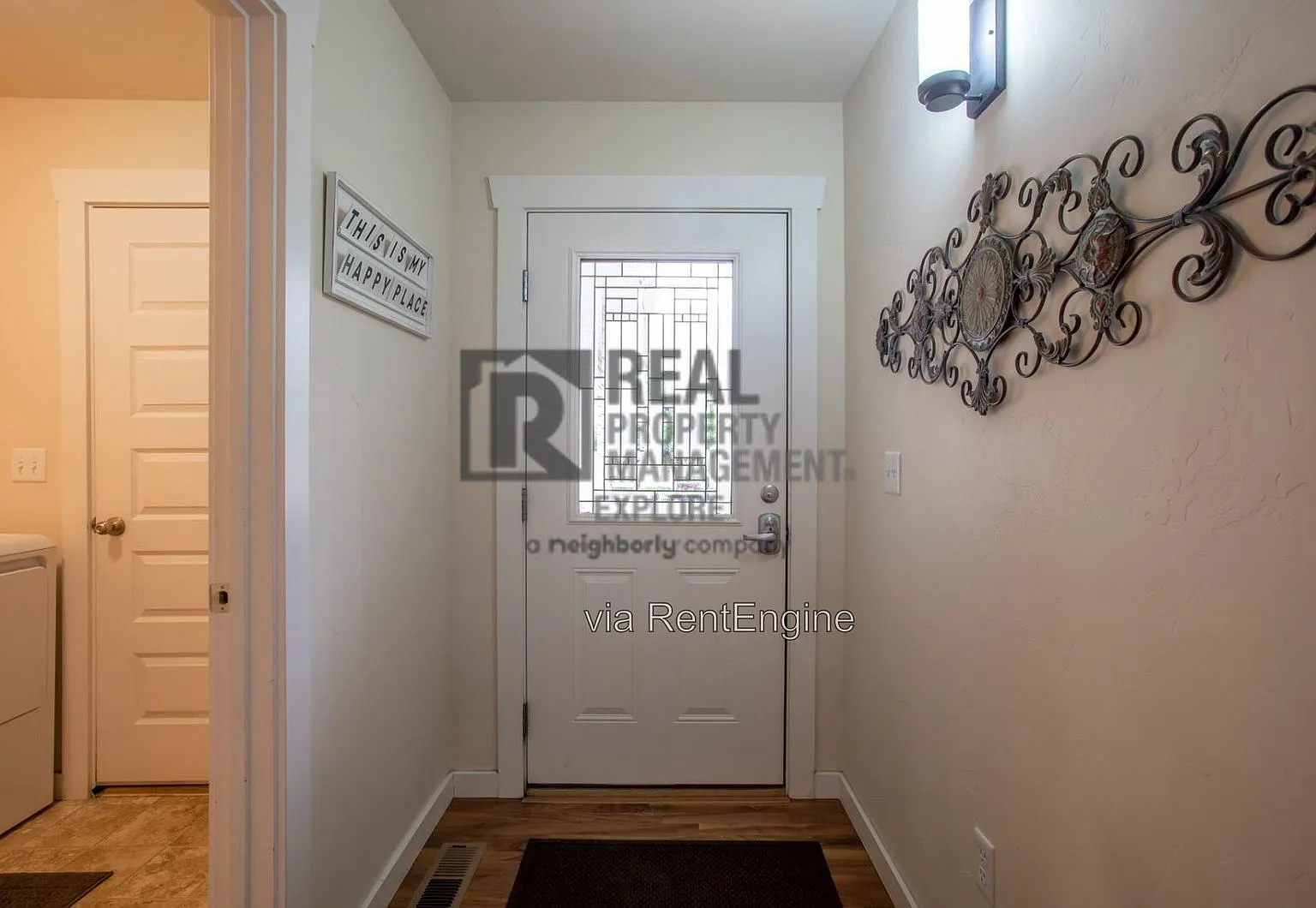 3 bed, 2.0 bath, 1467 sqft, $2,000 — Photo 3