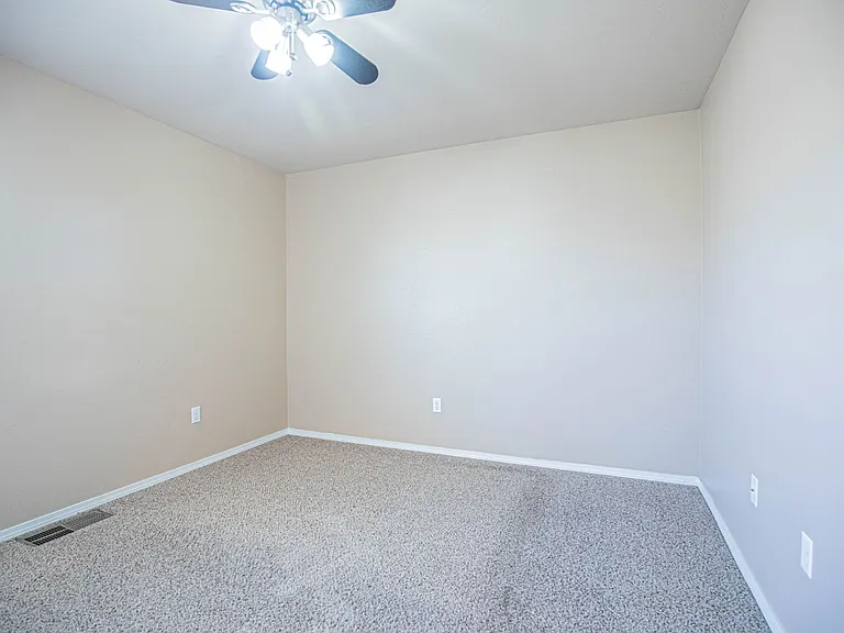 1501 Galway Dr — Photo 29